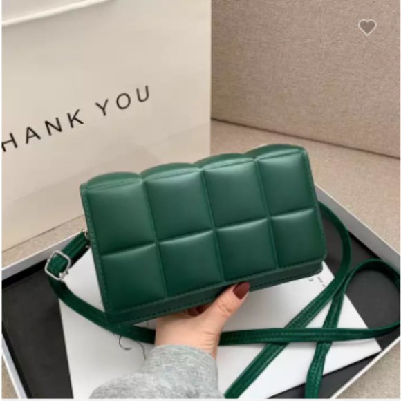 Ladies Small Diamond Lattice Shoulder Bag - Picture 4 of 8